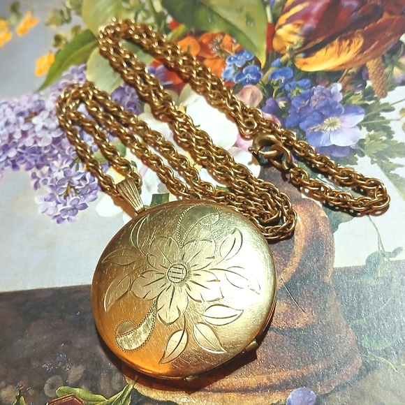 Antique WINARD 1/20th 12K GF Locket Necklace - Picture 2 of 7